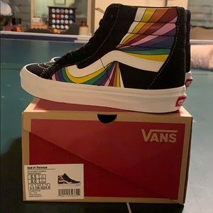 NWT Vans Refract Sk8-Hi. Men’s 6.5 women’s 8